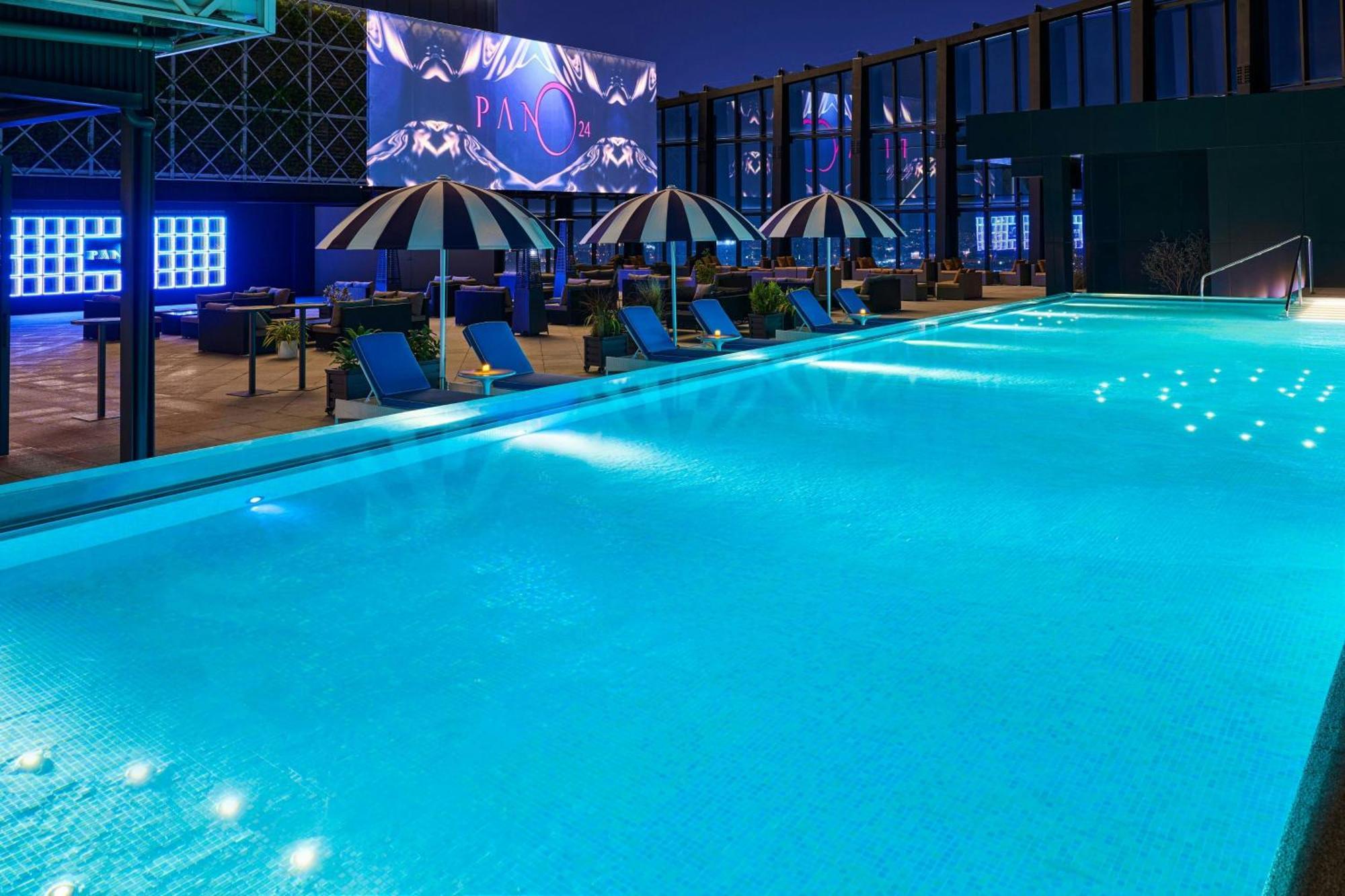Le Meridien Taichung Eksteriør bilde The rooftop pool at the hotel